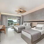 Hotel White 5*