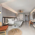 White Hotel Avsallar
