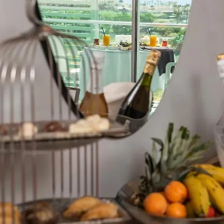 White Hotel Avsallar