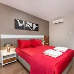 Hotel White