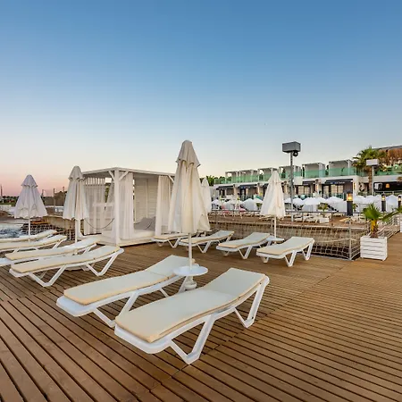 Hotel White 5*