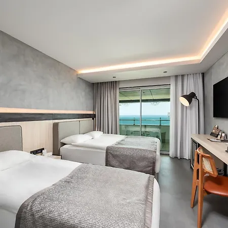 Hotel White 5*