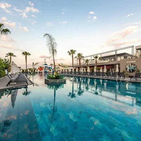 Hotel White 5*