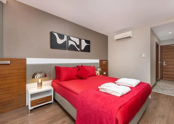 Hotel White