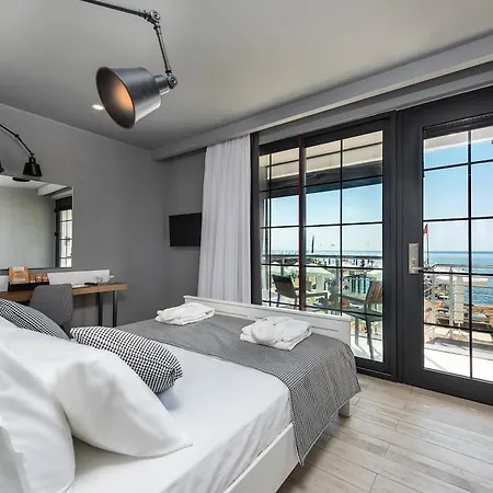 Otel White